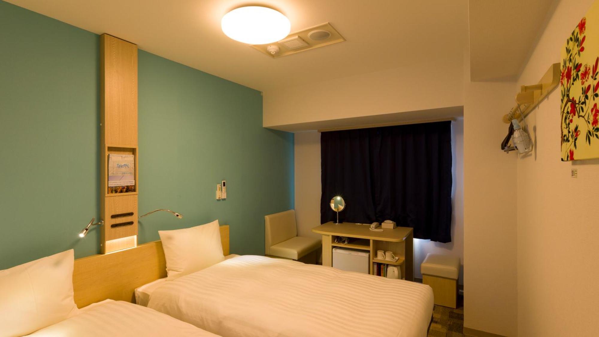 Toyoko Inn Tokyo Keio-Sen Higashi-Fuchu-Eki Kita-Guchi الغرفة الصورة