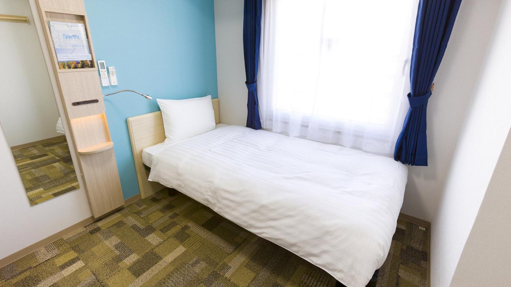 Toyoko Inn Tokyo Keio-Sen Higashi-Fuchu-Eki Kita-Guchi الغرفة الصورة